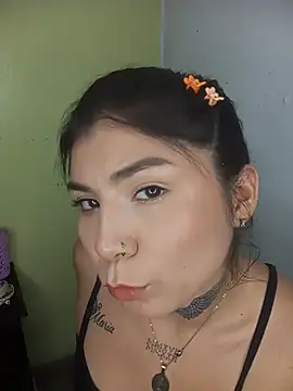 PequenaNena online show from June 12, 2026, 2:54 am