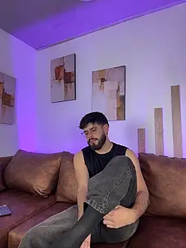 DomBoy  online show from June 11, 2026, 7:56 pm