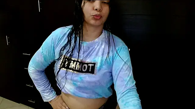 KarlaLoving online show from July 28, 2026, 3:43 pm