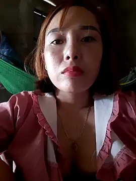 linhkun1 online show from May 18, 2026, 4:07 am