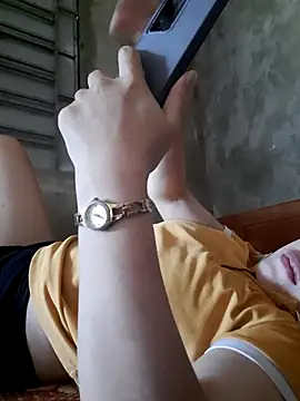 linhkun1 online show from May 27, 2026, 5:37 am