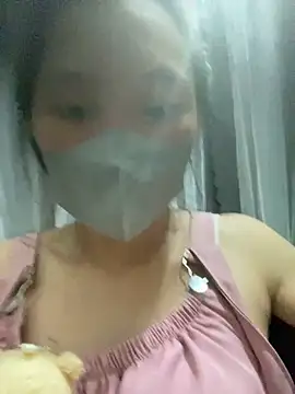 Lynlyn99 online show from June 15, 2026, 2:52 pm