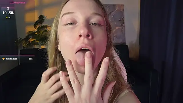 Snapshot of Eve_Sin chatting on June 26, 2026, 3:11 am Eve Sin online show from June 26, 2026, 3:11 am