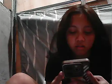 Snapshot of Yours_AsianPinayGirl18 chatting on July 2, 2026, 3:23 am Yours AsianPinayGirl18 online show from July 2, 2026, 3:23 am