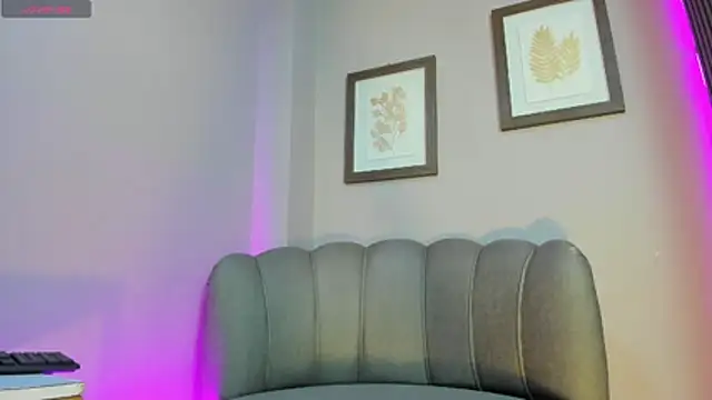 Roxanna moore online show from May 16, 2026, 12:26 pm