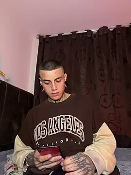  valentinoooo online show from July 10, 2026, 3:44 am