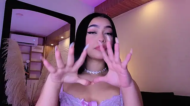 Chloe monroee online show from June 26, 2026, 3:22 am