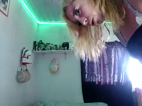 bunnyfoxxd online show from June 20, 2026, 9:50 pm