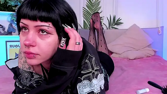 Ashley Alt online show from July 24, 2026, 6:33 am