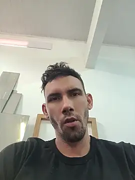 Leandro flores92 online show from July 16, 2026, 1:17 pm