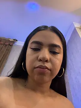 Dulcerouss   online show from May 15, 2026, 11:39 am