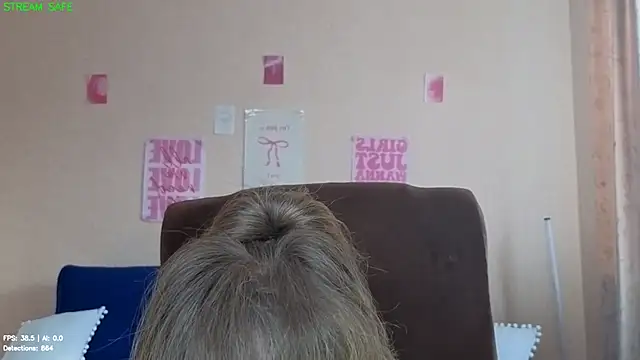 Melania Cook online show from July 15, 2026, 2:44 pm