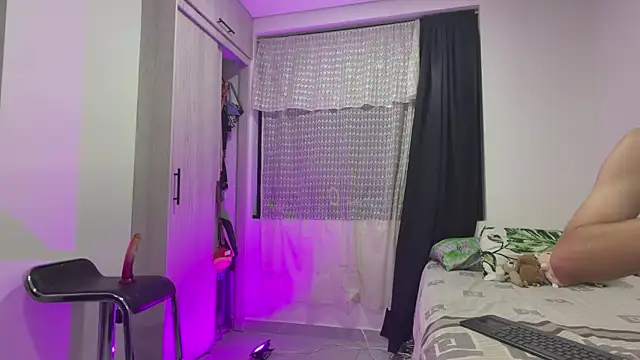  peachyboy online show from July 16, 2026, 4:29 am