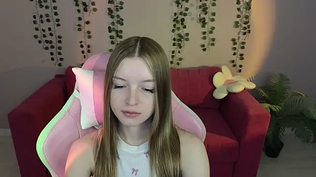 Eva Th0mpson online show from June 30, 2026, 12:55 am