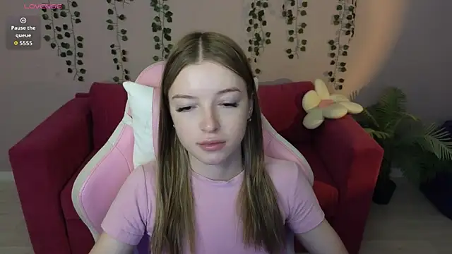 Eva Th0mpson online show from July 7, 2026, 12:57 am