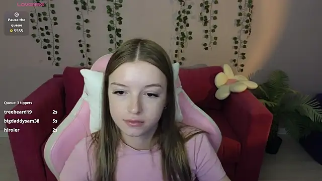 Eva Th0mpson online show from July 7, 2026, 7:23 am