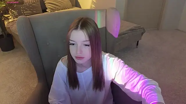 Eva Th0mpson online show from July 15, 2026, 1:11 am
