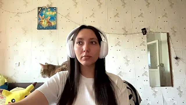 SheeringGape online show from May 19, 2026, 1:33 am