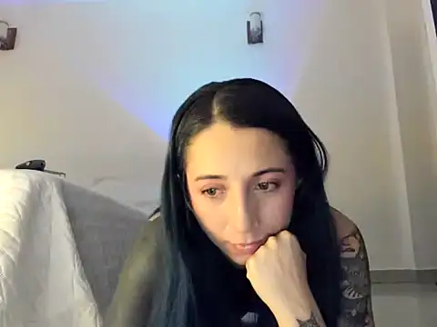 EvangelineLoveee online show from June 26, 2026, 3:11 am