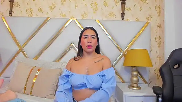 SussyFoxxx online show from June 17, 2026, 7:04 pm