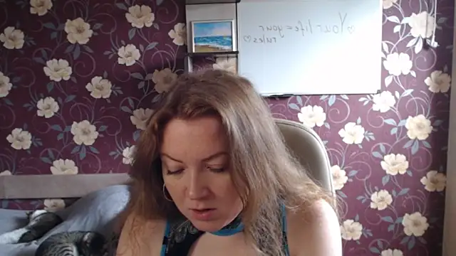 Snapshot of Kate_R chatting on June 10, 2026, 12:48 pm Kate R online show from June 10, 2026, 12:48 pm