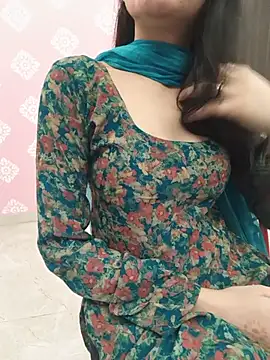 zoya baby  online show from July 4, 2026, 4:13 pm