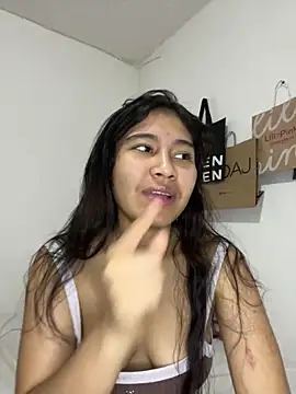 Xaannder online show from June 19, 2026, 1:32 am