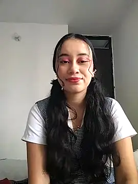 L0lita Emi12 online show from June 27, 2026, 7:19 pm