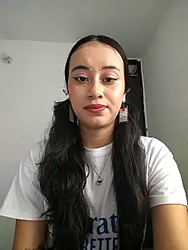 L0lita Emi12 online show from June 30, 2026, 7:26 pm