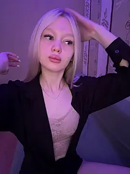 Velvet Doll  online show from May 7, 2026, 6:41 am