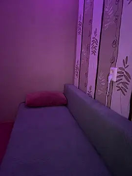Velvet Doll  online show from June 4, 2026, 4:07 am