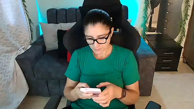 LUCYMILF SEXY online show from July 5, 2026, 3:08 pm