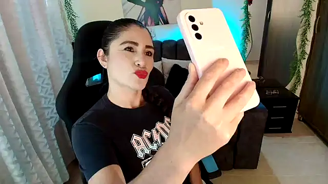 LUCYMILF SEXY online show from July 31, 2026, 6:07 pm