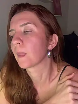 therealgingerr online show from May 10, 2026, 6:18 am