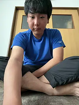YuuYuu 010 online show from June 16, 2026, 9:39 pm