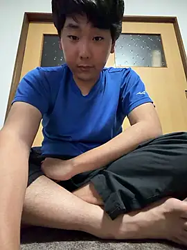 YuuYuu 010 online show from June 17, 2026, 1:12 pm