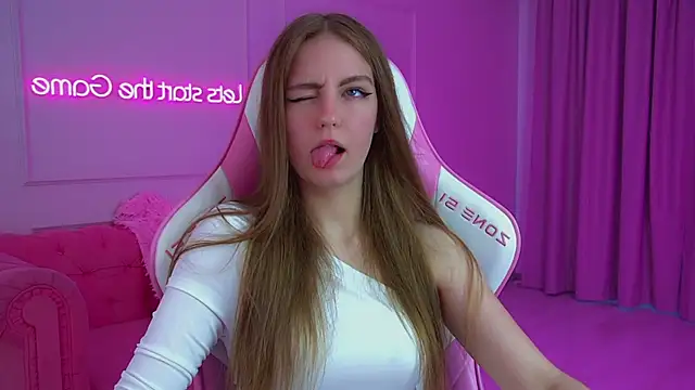 SofiaSarvains online show from July 6, 2026, 6:10 am