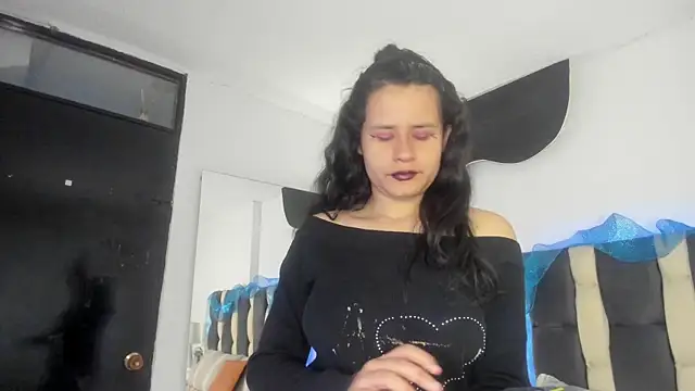 valery-hott-gb online show from July 11, 2026, 7:05 pm