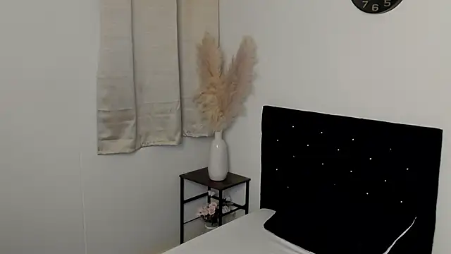 Melody vixxenx online show from July 3, 2026, 1:56 am