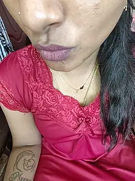 Snapshot of Tamil__Thara003 chatting on August 4, 2026, 5:43 am Tamil Thara003 online show from August 4, 2026, 5:43 am