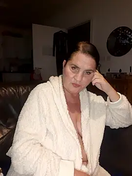 Snapshot of Velvet-Milf chatting on June 14, 2026, 7:16 pm Velvet-Milf online show from June 14, 2026, 7:16 pm