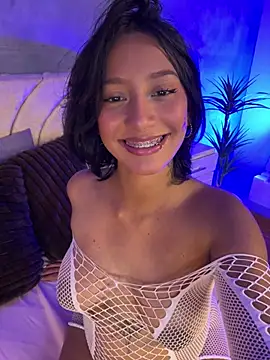 yazmin rouse  online show from July 17, 2026, 2:40 am