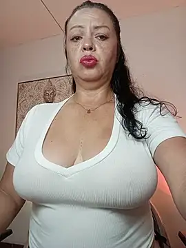 EvaRoberts 1 online show from July 2, 2026, 1:17 pm