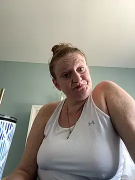 Kellilyn10 online show from June 19, 2026, 5:17 pm