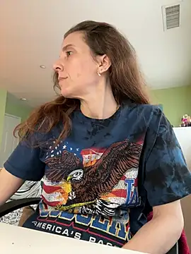 Raevyn online show from July 4, 2026, 1:34 am