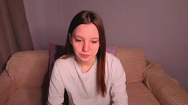 lolytaberry online show from June 3, 2026, 1:30 am