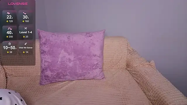 lolytaberry online show from June 15, 2026, 1:52 am
