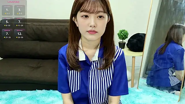 Snapshot of Tsukichan_ chatting on July 8, 2026, 2:27 am Tsukichan online show from July 8, 2026, 2:27 am
