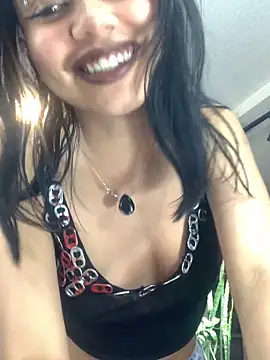 AntonellaCooper Pink online show from June 4, 2026, 4:40 am