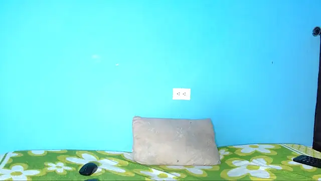 xxxsarahot250316 online show from June 14, 2026, 11:29 pm